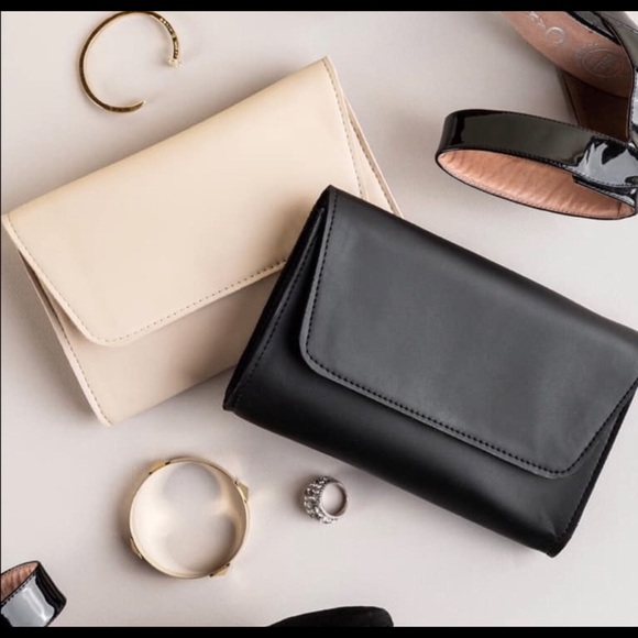 NEW October Jaipur Vegan Leather Clutch - Picture 2 of 7